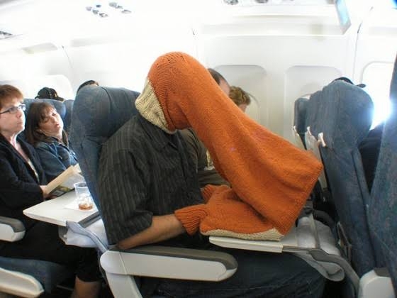 飛行機内で快適に過ごす方法