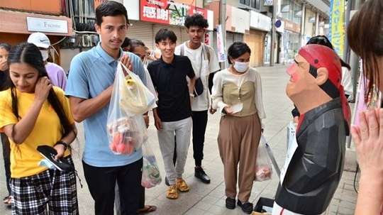 【は？】北九州市八幡東区でネパール人留学生が300人以上急増「お金ゼロ。助けて」 → 地元住民・行政が緊急支援「異文化共助」 ｜ もえるあじあ(･∀･)