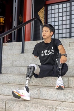 電車の優先席で「ここはあなたが座る席じゃない」 手足3本失った男が注意されるも…感謝したのはなぜなのか
