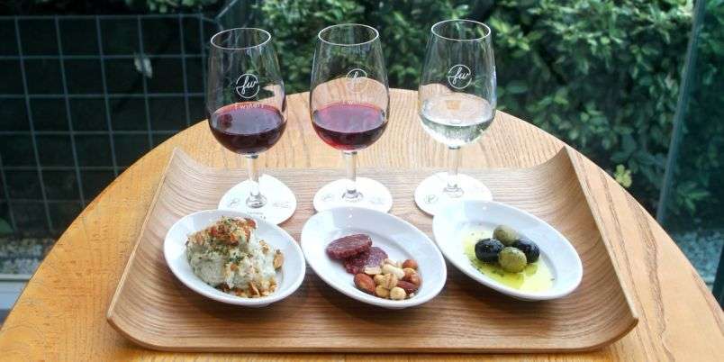 ワインとオーシャンビューが楽しめるワイン醸造所「f winery」