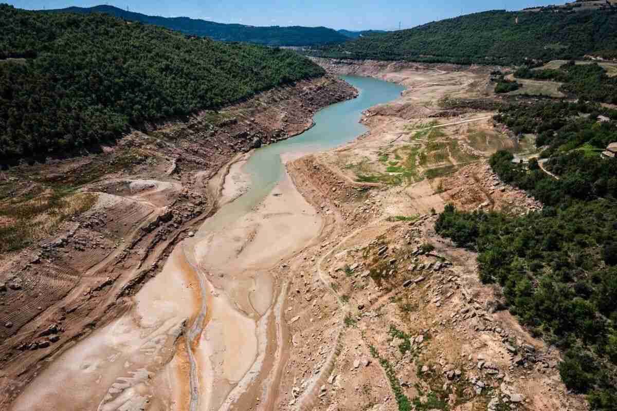世界で熱波、豪雨が猛威　地球温暖化が影響　異常気象「新たな日常」に
