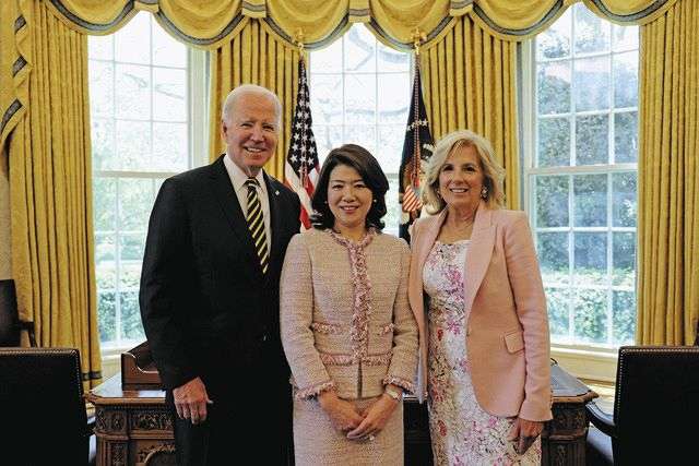 岸田首相の妻、全額公費で米国へ単独訪問　長男も秘書官に…「もはや私物化が当たり前に」：東京新聞 TOKYO Web