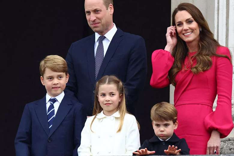 英国のジョージ王子が10歳に! 大人っぽく成長した誕生日ポートレートが公開