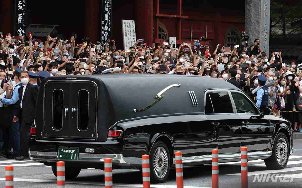 安倍晋三元首相の慰霊碑が完成　生前好んだ言葉刻まれる　奈良