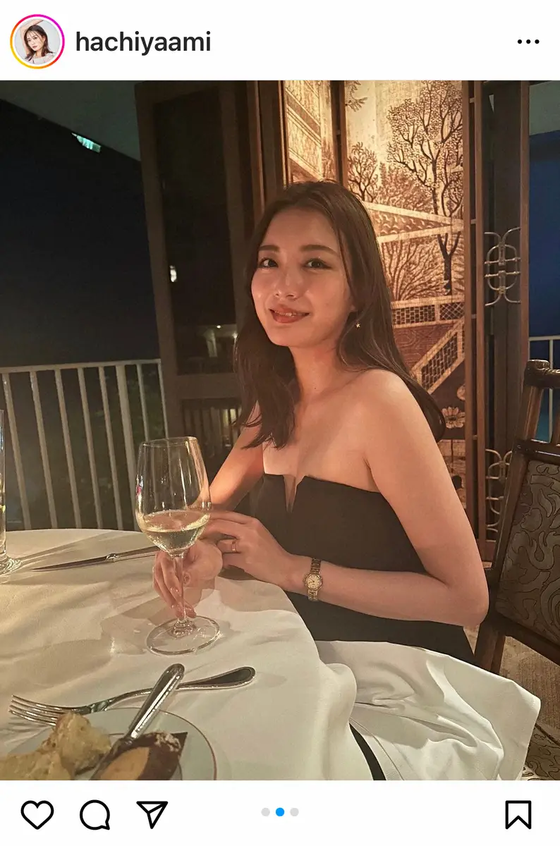 井戸田潤の19歳年下モデル妻　ハワイでのハネムーン幸せショット公開「素敵なハネムーン」「綺麗で素敵」