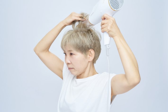 「人の記憶に残るのは、顔より髪」熟女ヘアメイク職人が教える”40代以上女性が輝くヘアケア”