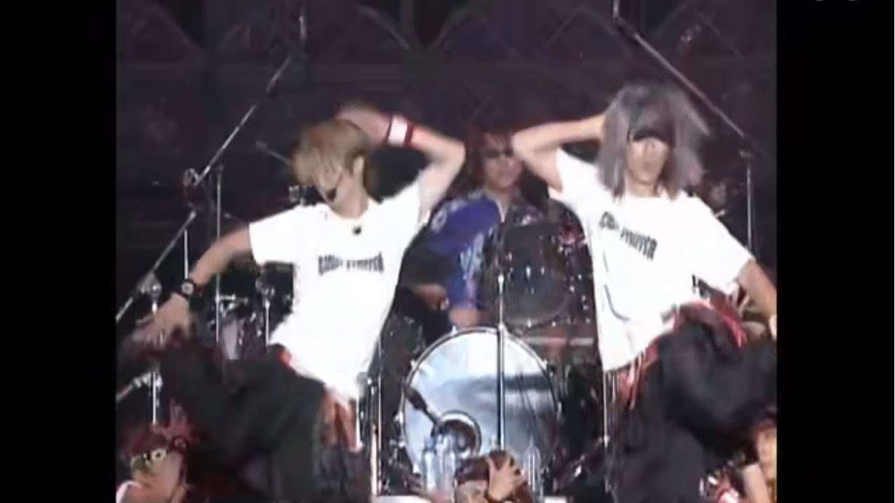 【踊るGLAY】「ヤンバルクイナ」GLAY EXPO 2001 “GLOBAL COMMUNICATION” at 北九州市マリナクロス新門司特設ステージ【GLAYライブ】 - YouTube