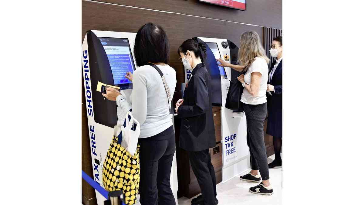 訪日客の消費税免税分２１億円未徴収…転売狙いか、商品持たず納税もせず出国 : 読売新聞