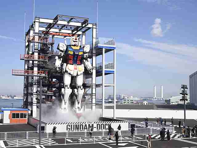 横浜に実物大の“動くガンダム”が登場！GUNDAM FACTORY YOKOHAMA（ガンダム・ファクトリー・ヨコハマ） 　全高18ｍの大迫力！ - まっぷるトラベルガイド