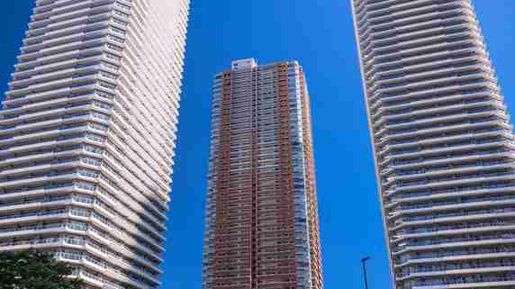 もういらない…“タワマン乱立”の武蔵小杉、虚しくこだまする地元住民の声。「住みたい街ムサコ」復活なるか【東急常務が解説】 | 幻冬舎ゴールドオンライン