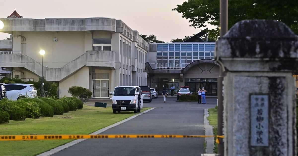 小学校に車侵入、男を現行犯逮捕　負傷の児童４人に - 産経ニュース