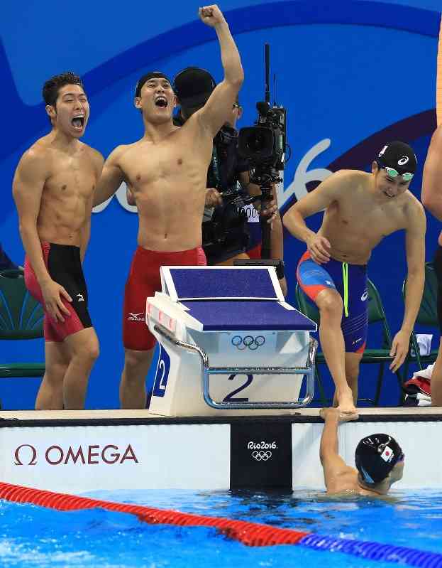 リオ五輪　競泳男子８００ｍリレー：日本が銅メダル、東京五輪以来５２年ぶり  ［写真特集1/16］ | 毎日新聞