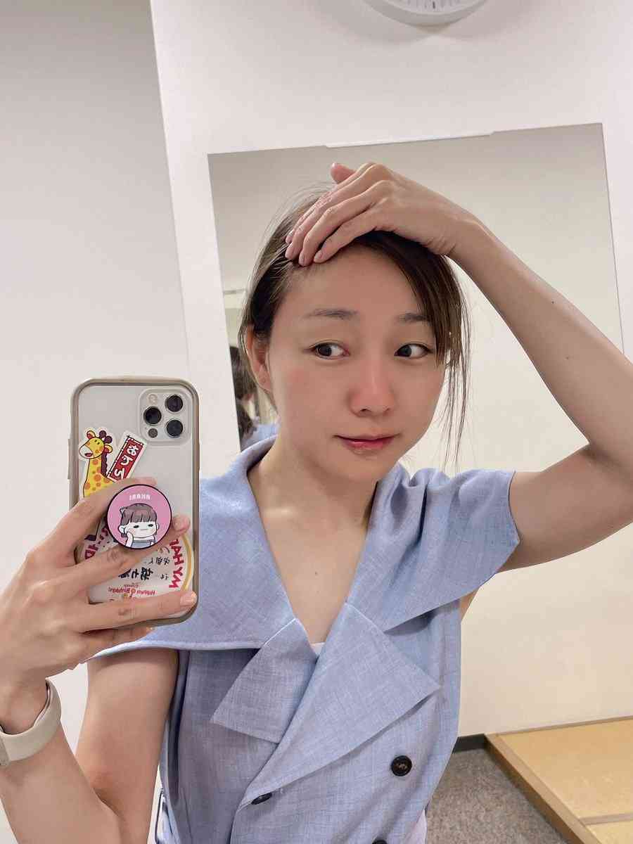 須田亜香里、メイクの“ビフォーアフター”公開　首だけ白くなってしまい…