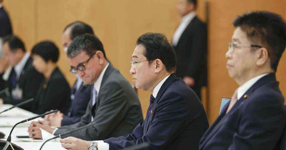 ツイッターで「マイナ返納運動」広がる　「ポイントも返せ」批判も