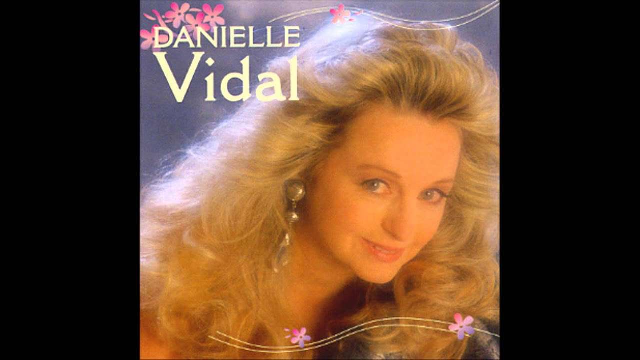 小さな鳩　ダニエル・ビダル - YouTube