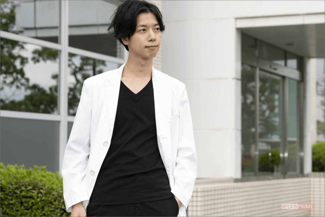 自称“ゆるゆるした医者”イケメン精神科医・藤野智哉の素顔とバックボーン「心臓に病気」「印税を全額寄付」「努力を見せない」 | 週刊女性PRIME