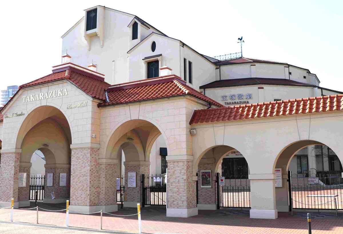 宝塚歌劇がインドの大ヒット映画「ＲＲＲ」を舞台化　星組・礼真琴主演で１１０周年幕開け : スポーツ報知