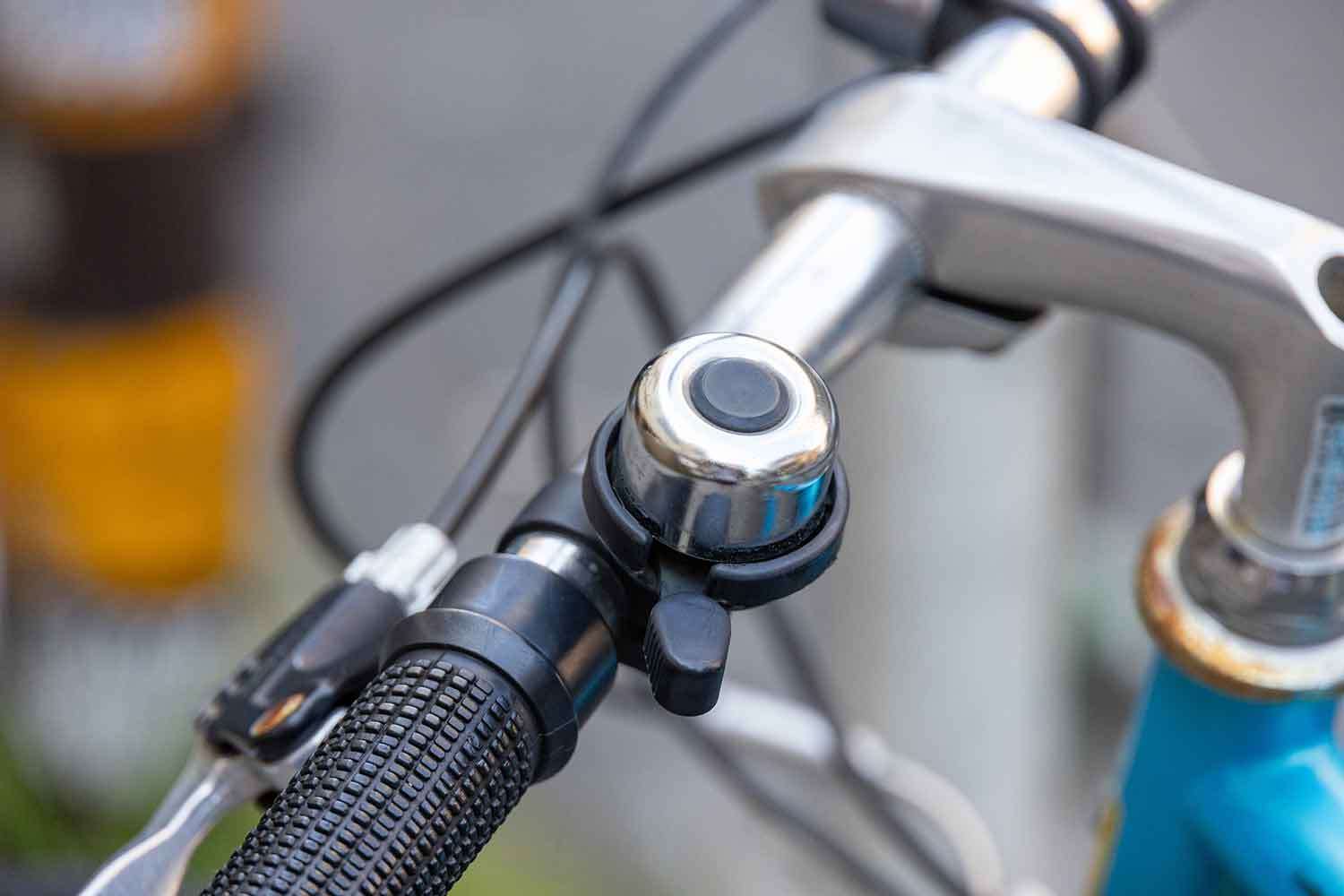 自転車のベルを無闇に鳴らすのは道交法違反で２万円が課される場合もあった | 自動車情報・ニュース WEB CARTOP