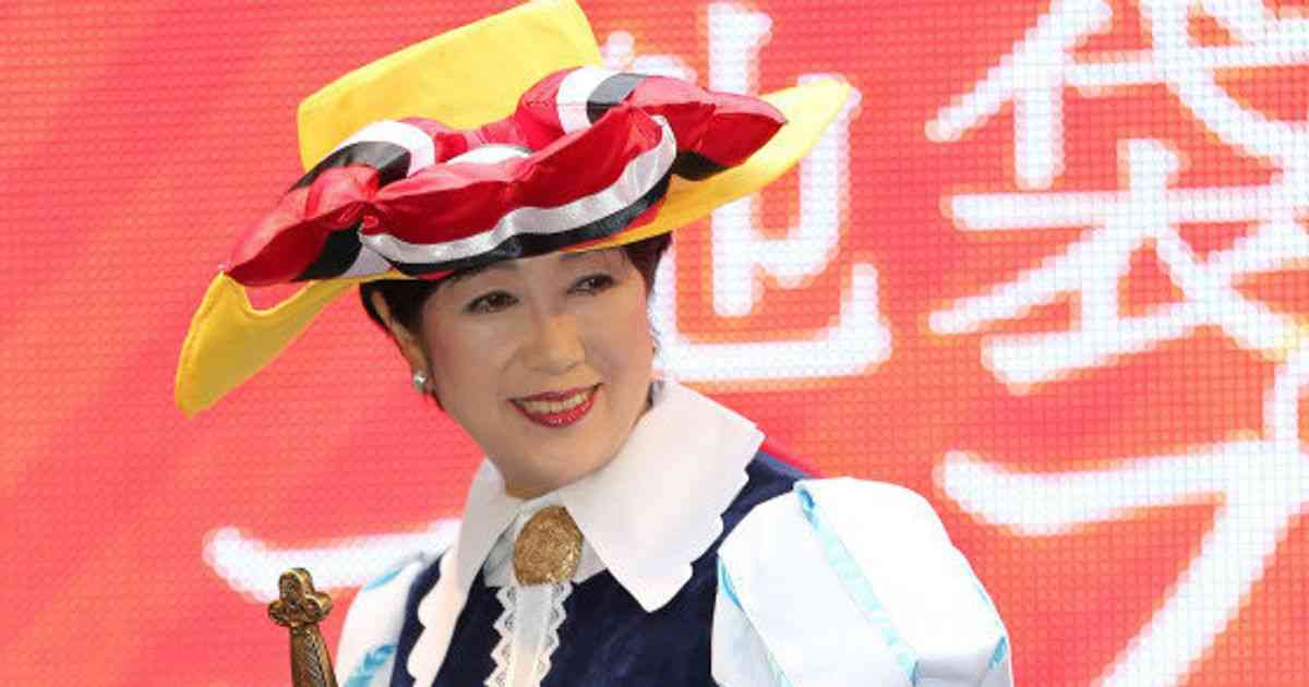 小池百合子都知事が『リボンの騎士』のコスプレ　観客から黄色い歓声【ハロウィン】 | HuffPost