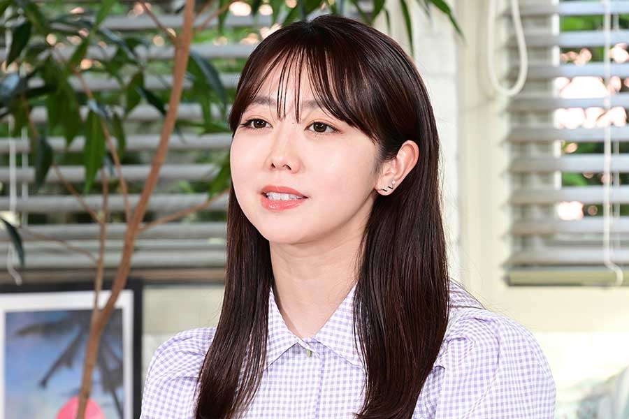 峯岸みなみ、結婚1周年記念日を夫婦でお祝い　夫との記念撮影に「憧れの夫婦」と羨望の眼差し | ENCOUNT