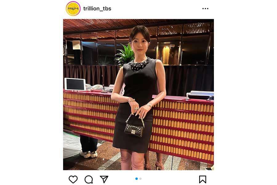 今田美桜、網タイツ×ミニ丈ドレスの“社長令嬢”姿「美しい」「何色でも似合う」