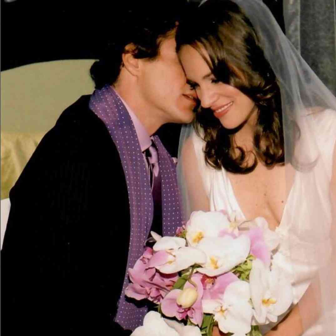 ロバート・ダウニーJr.　結婚当時の写真を18回目の結婚記念日に再現！「最高の写真」と称賛＆祝福の嵐