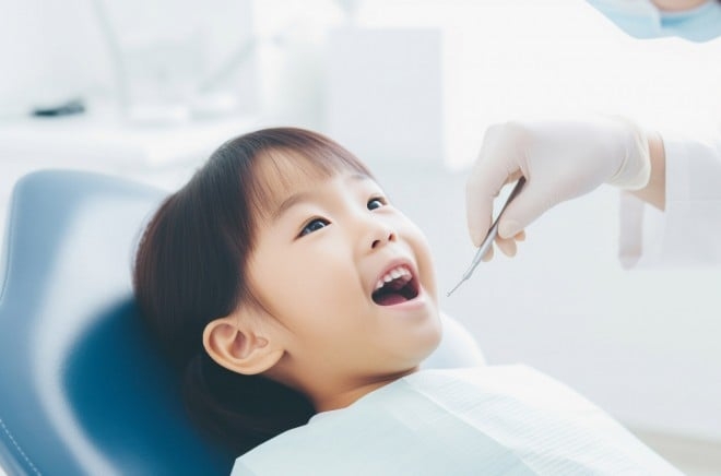 “出っ歯”や“ガチャ歯”がコンプレックスの対象に…子どもの歯科矯正は、何歳からやるべき？「乳歯での咬合誘導も1つの方法」 | ORICON NEWS