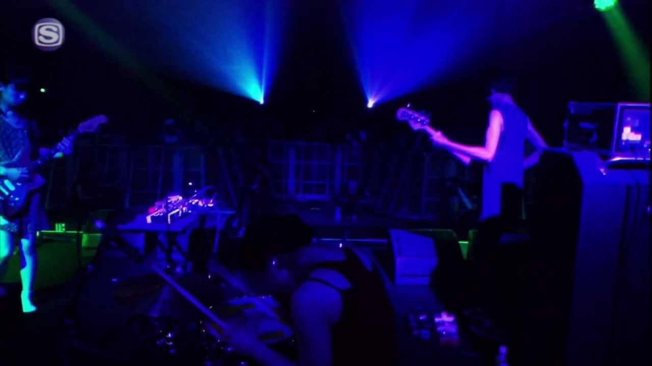 にせんねんもんだい - B-1 @ FREEDOMMUNE 0＜ZERO＞ ONE THOUSAND 2013 - YouTube
