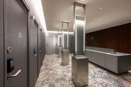 ジェンダーレストイレを廃止　東京・歌舞伎町、通常の男女別に