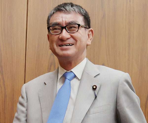 河野デジタル相「閣僚給与3カ月分返納」はたった35万円…あまりに姑息な“大甘けじめ”（日刊ゲンダイDIGITAL） - Yahoo!ニュース