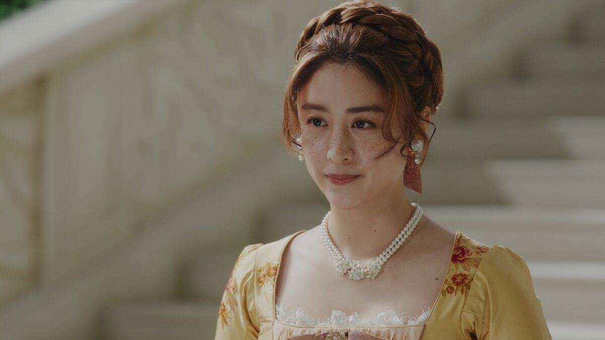 橋本環奈・新木優子・桐谷美玲らのドレス姿にうっとり!『赤ずきん、旅の途中で死体と出会う。』新場面写真10点
