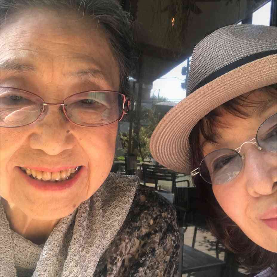 佐藤愛子先生と、昼下がりのデート | 三田佳子オフィシャルブログ「佳子のガラパゴス遊歩」Powered by Ameba
