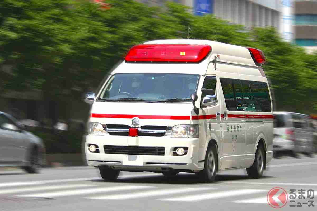 なぜ救急車に「道譲らない」クルマ急増？ 「どうすれば良い？」対応わからない人もいる？ 正しい対処とは | くるまのニュース