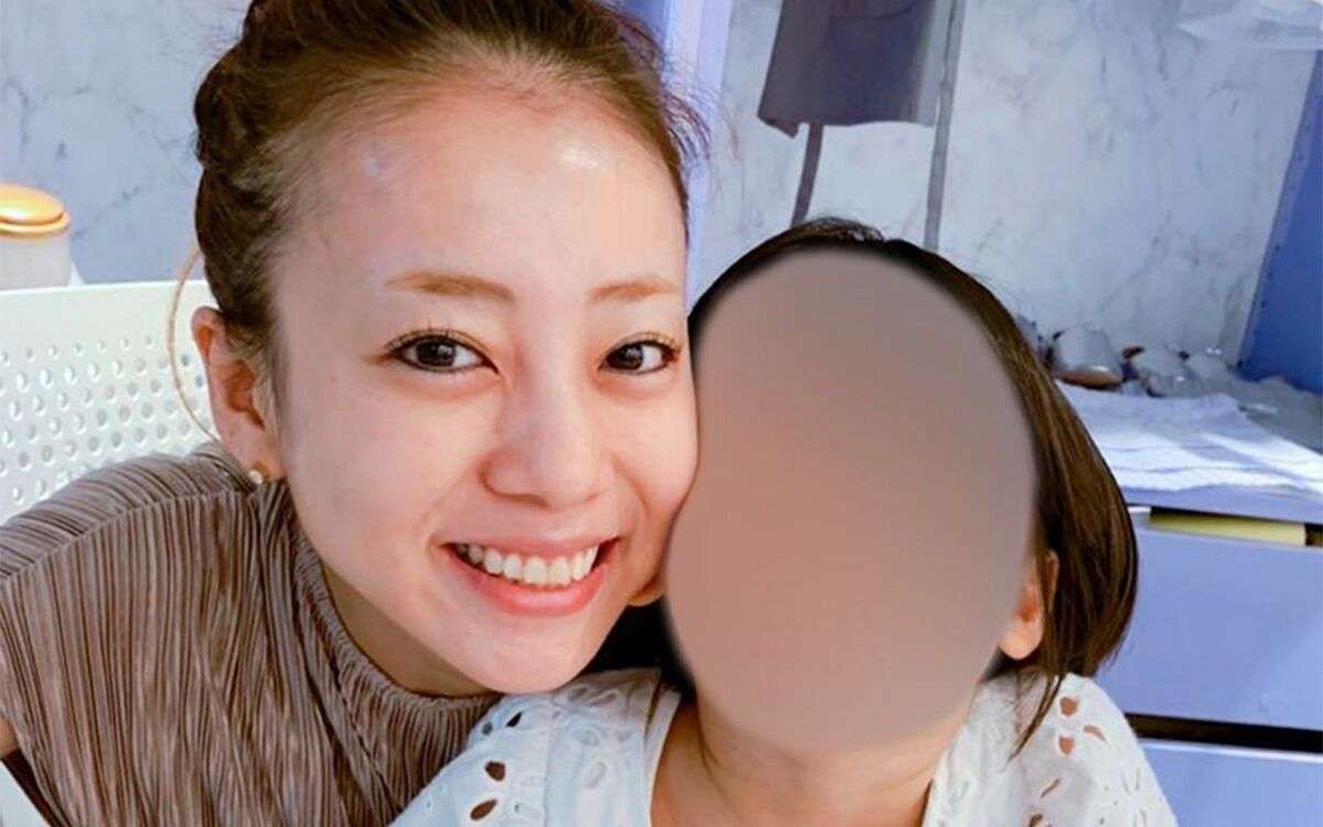 (2ページ目)「あんたは産んだだけのおばさん」あびる優が告発する前夫・才賀紀左衛門の“7歳娘洗脳”　“毒母”YouTubeを見せ… | 文春オンライン