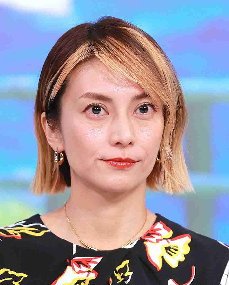 柴咲コウ42歳、イメージ激変！姫ワンピで少女感　エグい透明感「お顔ツルツル」「か、か、可愛いすぎ！」