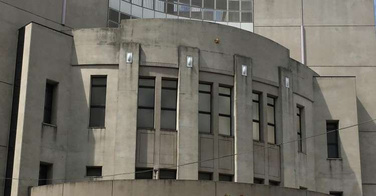 就寝中カップルの客室に侵入疑い　横浜のホテル従業員逮捕  | カナロコ by 神奈川新聞