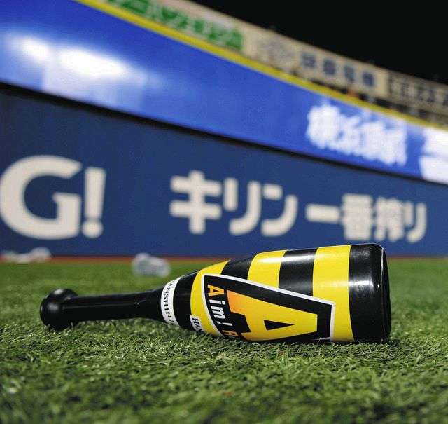 判定に阪神ファン激怒!?　ゴミ投げ込み、相手ヒーローインタビュー時に「六甲おろし」合唱　ネットで物議：中日スポーツ・東京中日スポーツ 