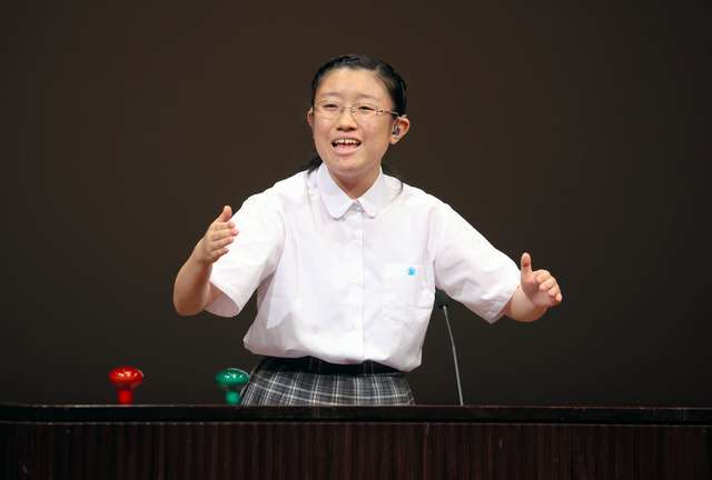 高校生手話スピーチコンテスト、藤川さんが1位 佳子さまがあいさつ(朝日新聞デジタル) - Yahoo!ニュース