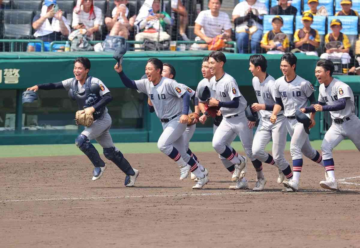 【甲子園】慶応１０３年ぶり決勝進出にネット沸騰「ガチで強いな　攻守に隙がない」…敗れた土浦日大もトレンド入り（スポーツ報知） - Yahoo!ニュース