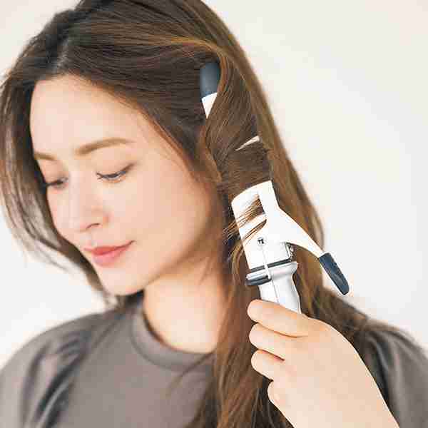 ひとつ結びはNG!2023年大ブームの【キャップ】が古臭く見えない方法