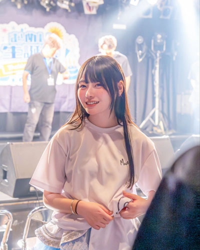 人気TikToker、自身の写真が「AI生成」と疑われ「うれしかった」と報告　“CGと誤解されるルックス”に「余裕でAI超えてる」の声