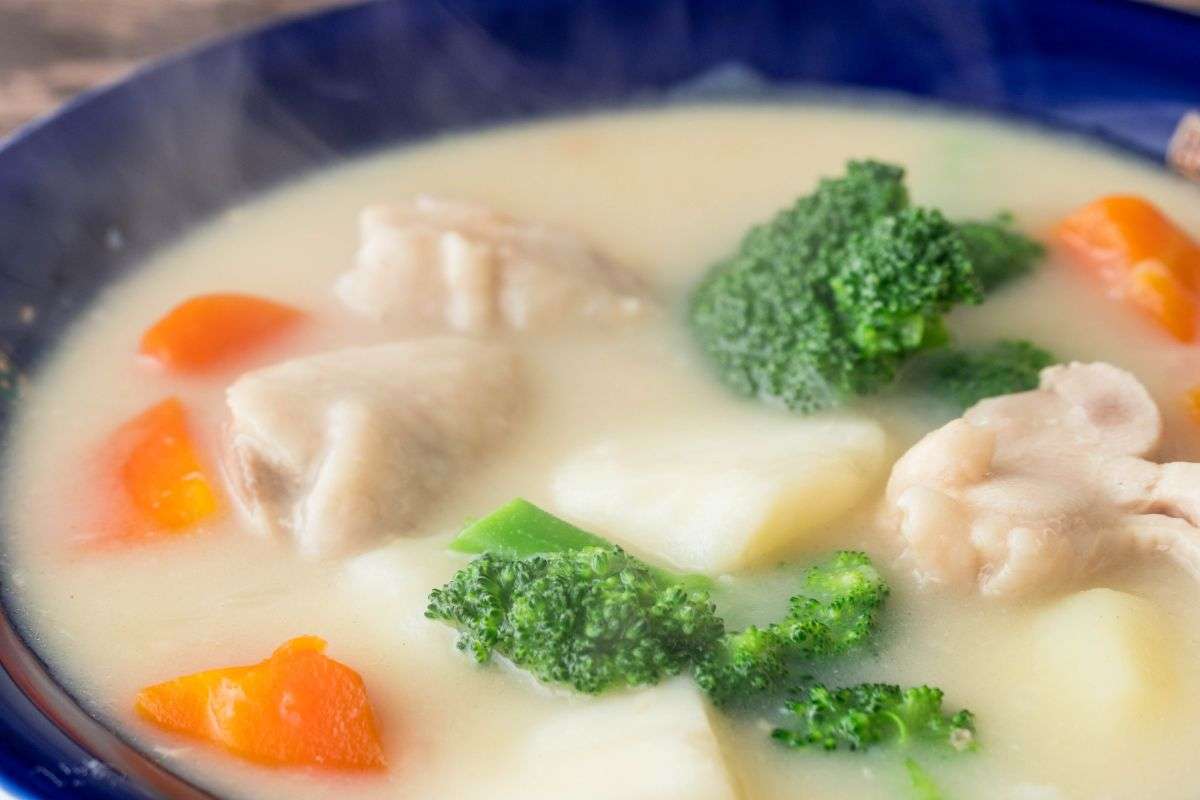クリームシチュー、ご飯と「わける派」？ ご飯に「かける派」？ 全国8400人調査で都道府県別“傾向”浮き彫りに | オトナンサー