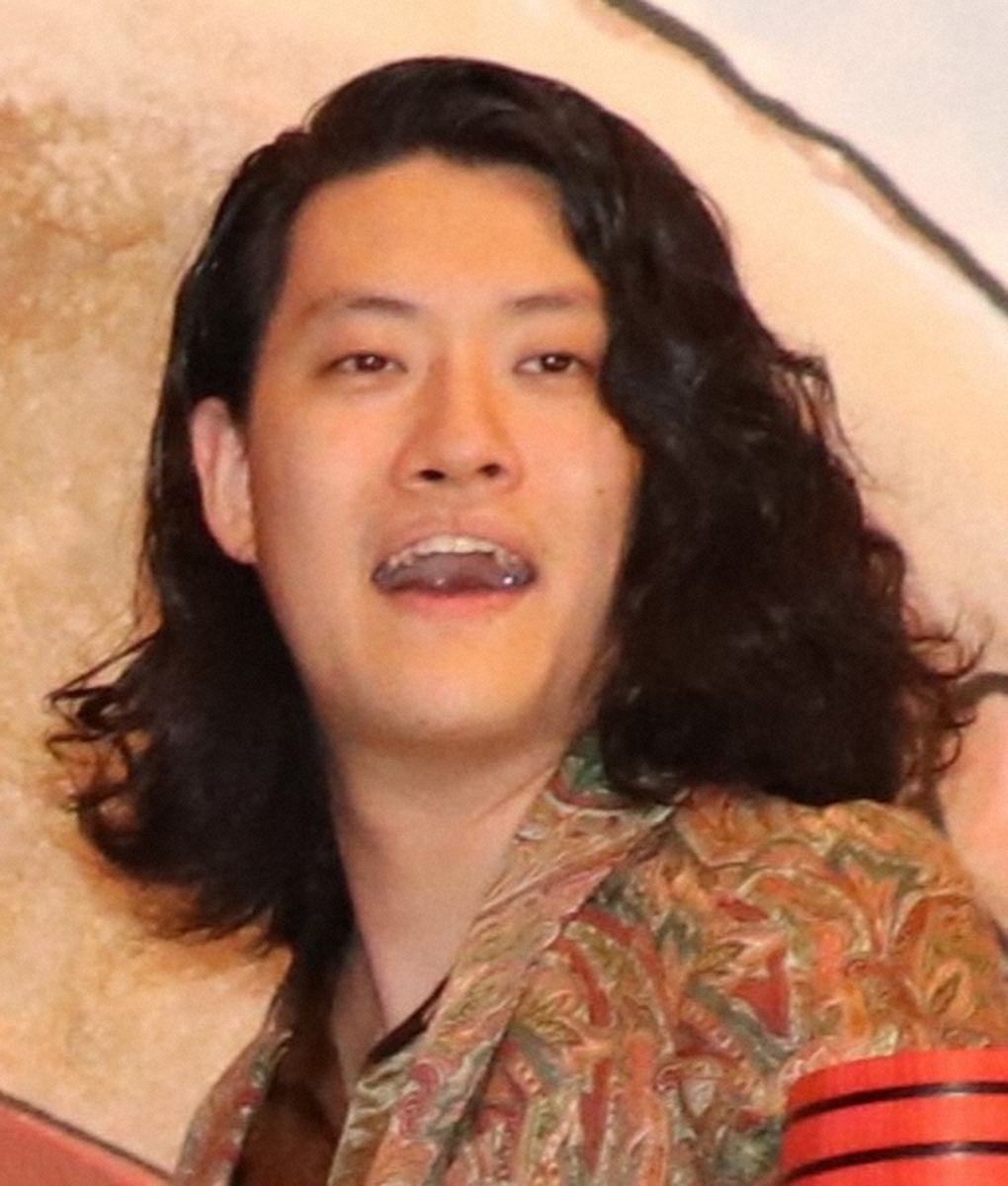 粗品　武道館公演のチケット販売で未曽有の事態「決済不可で600枚流れた」背景…「ファンも金無いんか」― スポニチ Sponichi Annex 芸能