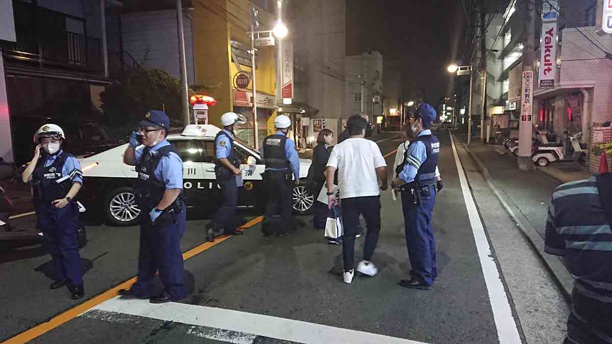 横浜・保土ケ谷の住宅で親子２人刺傷　殺人未遂容疑で２２歳男逮捕「覚えていない」（カナロコ by 神奈川新聞） - Yahoo!ニュース
