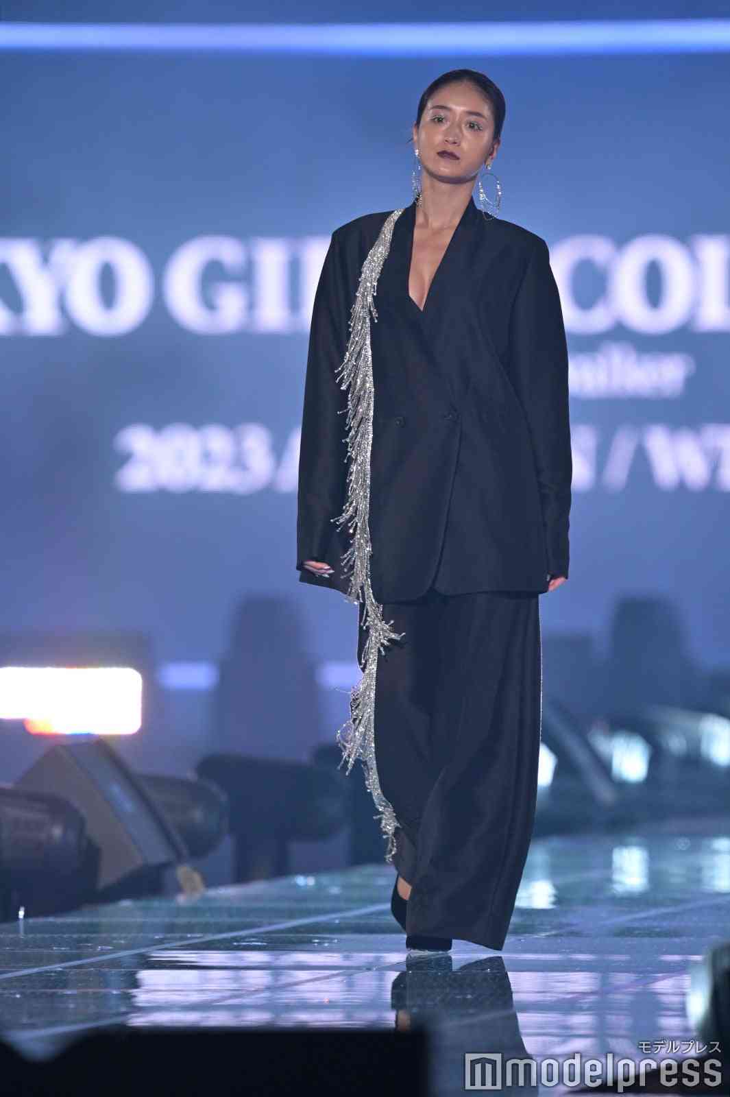 【2023秋冬トレンド】肌見せ・ラグジュアリー…コロナ禍明けならではの“攻めファッション”<TGC2023A/W>
