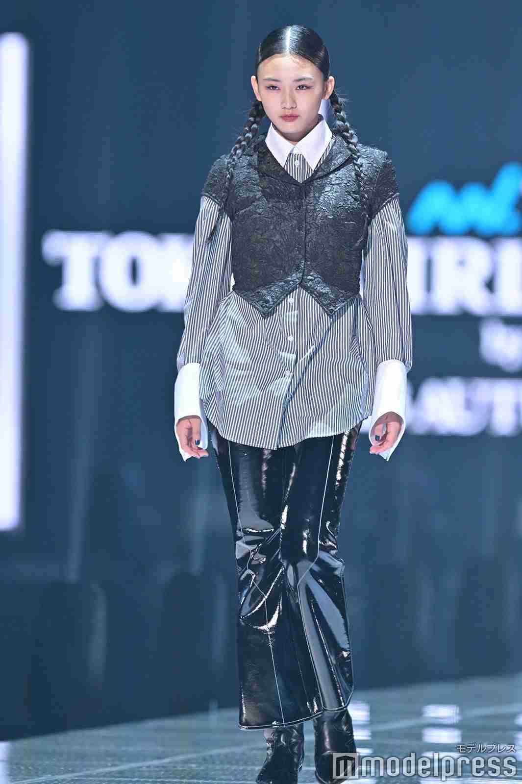 【2023秋冬トレンド】肌見せ・ラグジュアリー…コロナ禍明けならではの“攻めファッション”<TGC2023A/W>