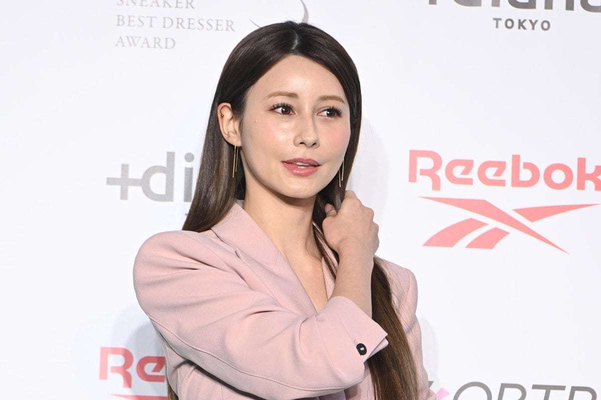 ダレノガレ明美　視聴者指摘の〝胸元の斑点〟を釈明「根性焼きではない」 | 東スポWEB