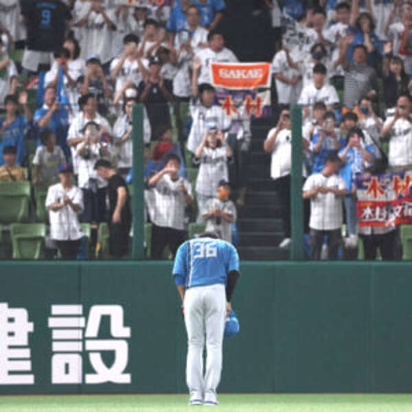【日本ハム】木村文紀が現役最終打席で左翼線二塁打！通算３２６本目の安打で有終の美　新庄監督と抱擁で涙しながらベンチへ|au Webポータルスポーツニュース
