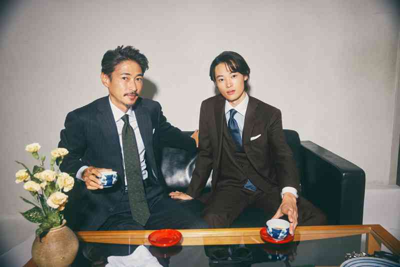 かっこよすぎる親子だな！　窪塚洋介＆長男の愛流、スーツを着用した洗練されたスタイルを披露