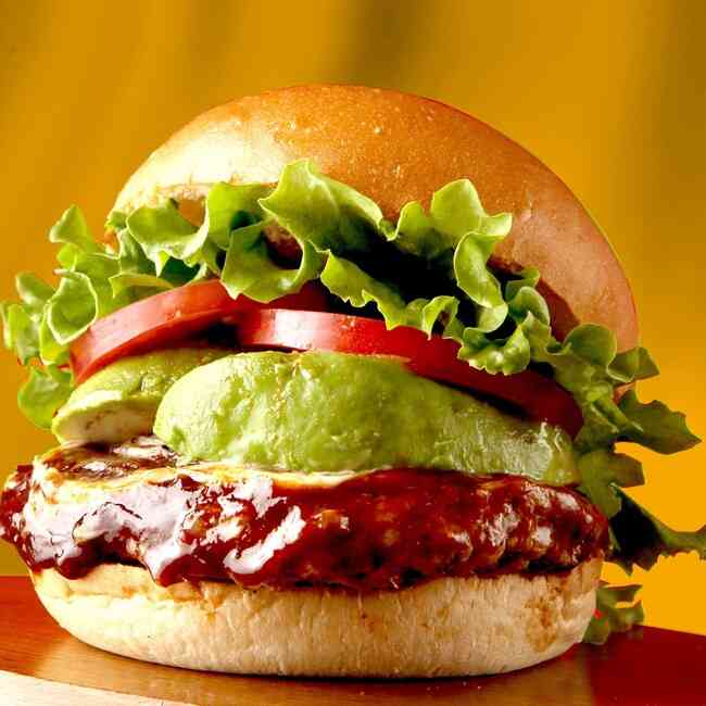 「モスバーガー」×「銀座三越」“高級バーガー”開発 1800円超えのハンバーガーも 特設店舗「モス越」は6日からオープン